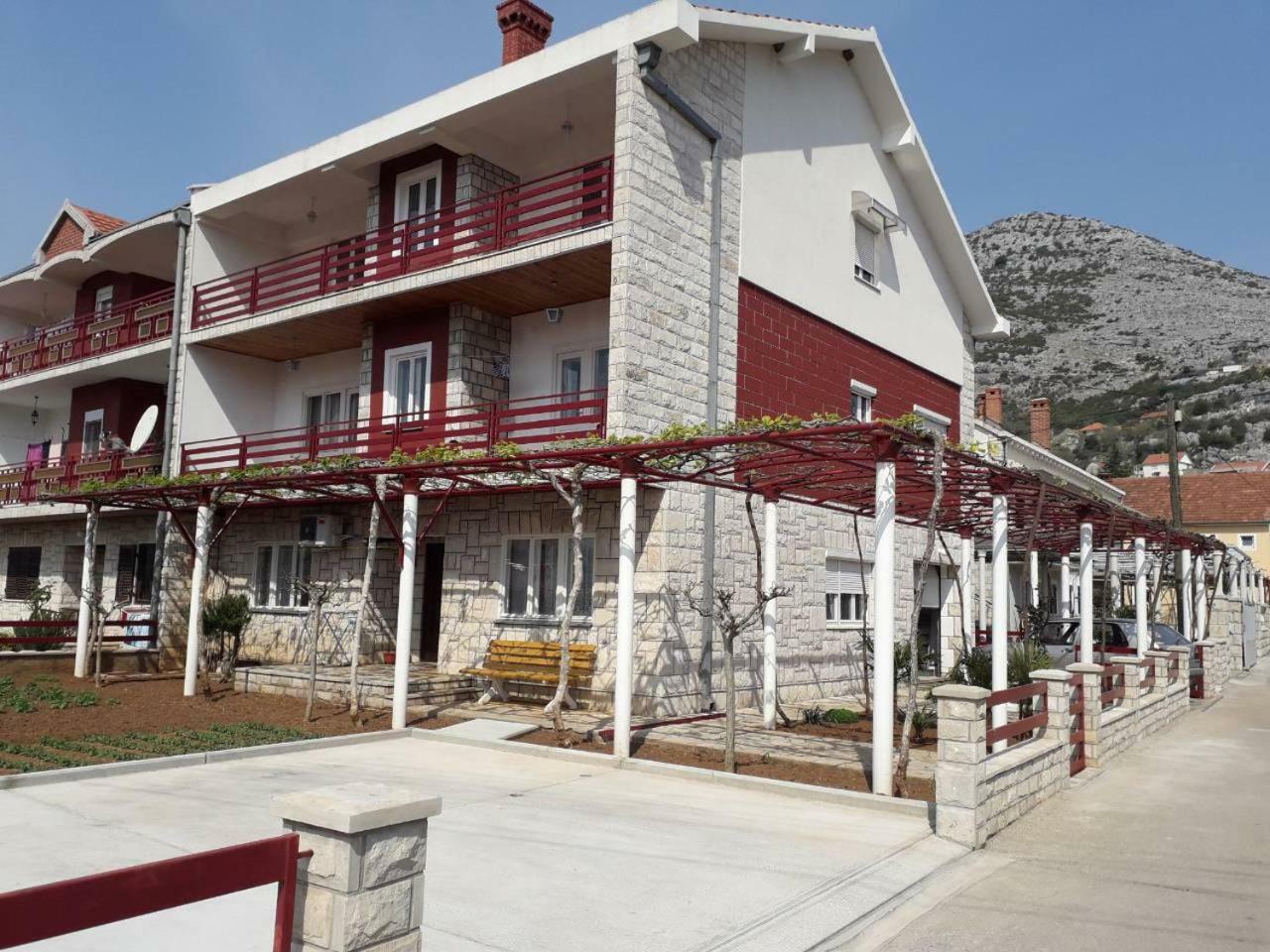 Apartmani Rada Trebinje Esterno foto