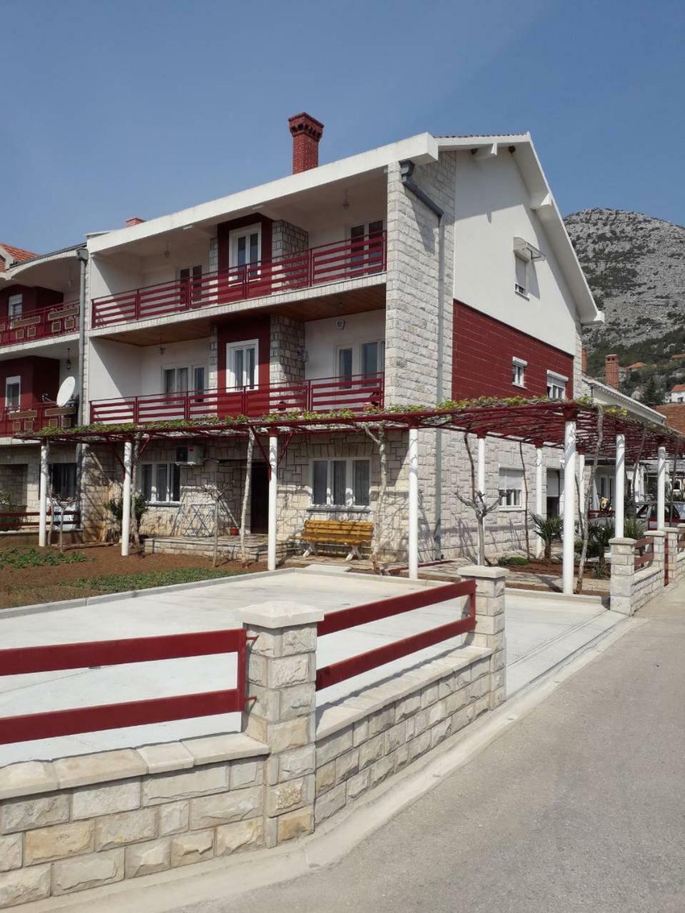 Apartmani Rada Trebinje Esterno foto